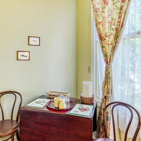 Yellow Rose Bed & Breakfast San Antonio Exterior photo