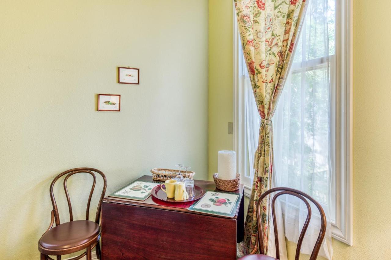 Yellow Rose Bed & Breakfast San Antonio Exterior photo