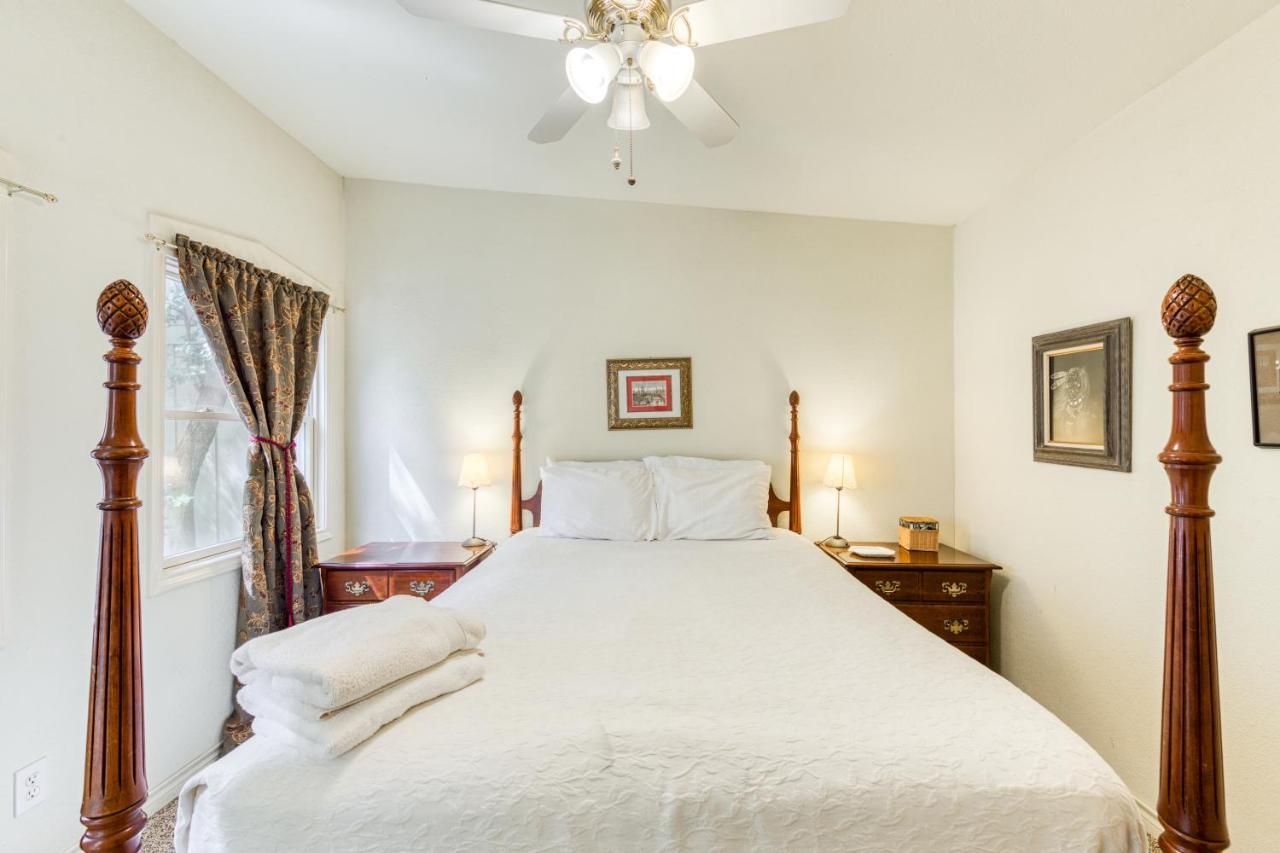 Yellow Rose Bed & Breakfast San Antonio Exterior photo