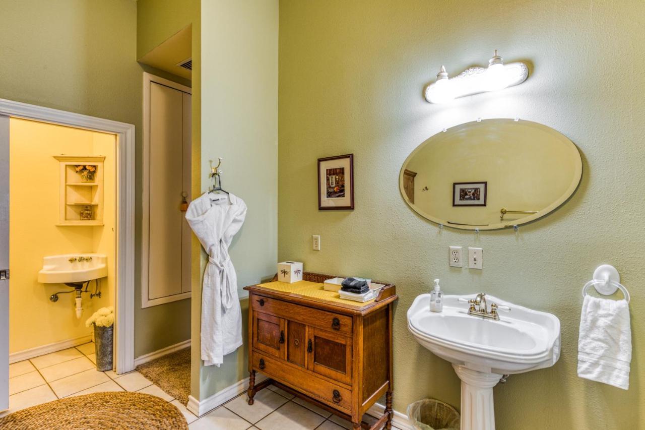 Yellow Rose Bed & Breakfast San Antonio Exterior photo