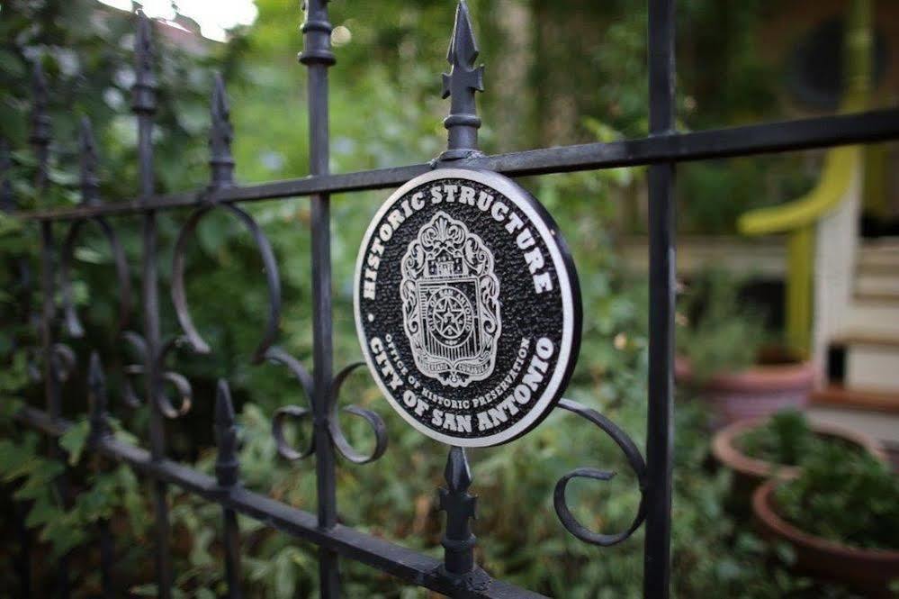 Yellow Rose Bed & Breakfast San Antonio Exterior photo